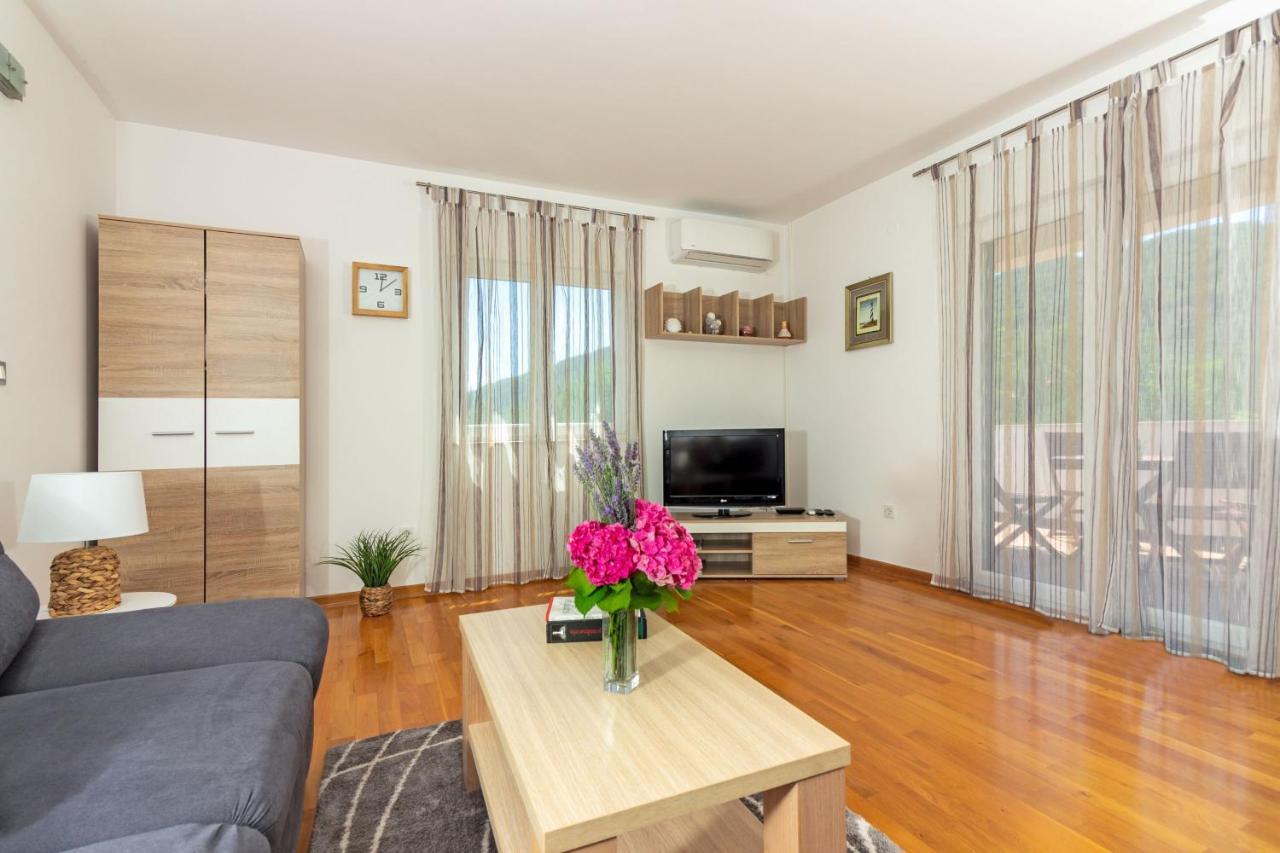 Apartment Mandalina House สตารีกราด ภายนอก รูปภาพ