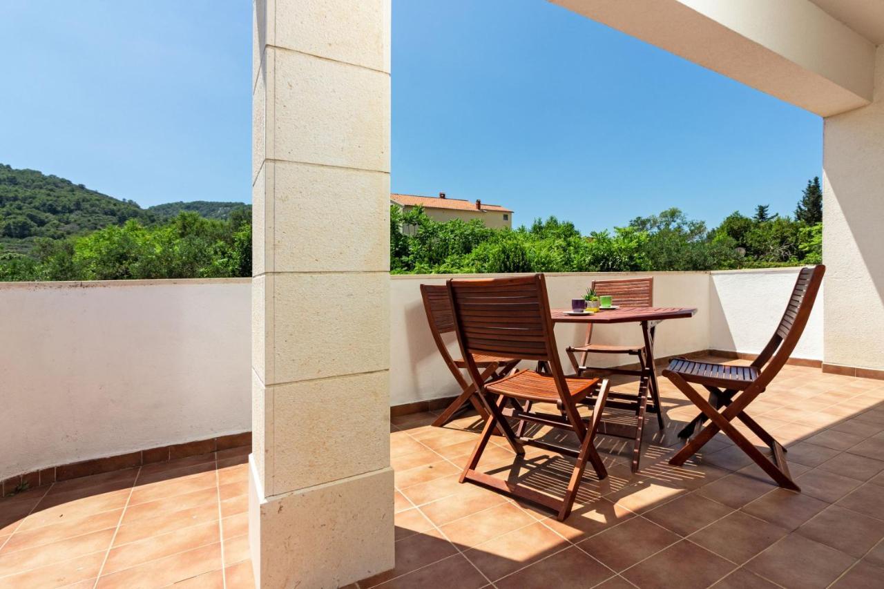 Apartment Mandalina House สตารีกราด ภายนอก รูปภาพ